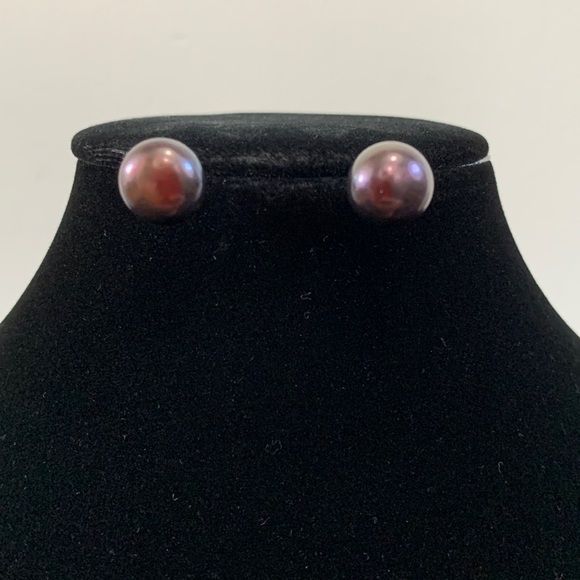 Three string purple fresh water pearl set. - Picture 7 of 11
